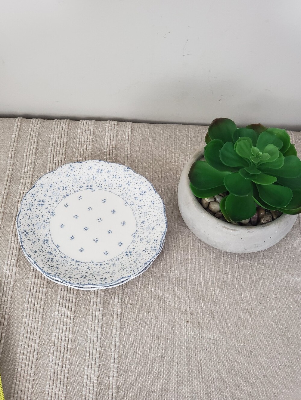 Nikko Forget-Me-Not Vintage Scalloped Bread & Butter Plates - 2 Plates - Picture 2 of 7